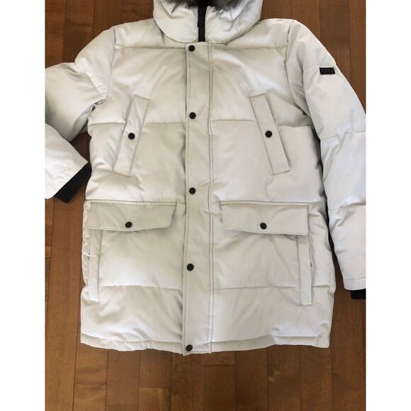 DKNY White Puffer Down coat with detachable fur on hood size medium - Picture 6 of 12